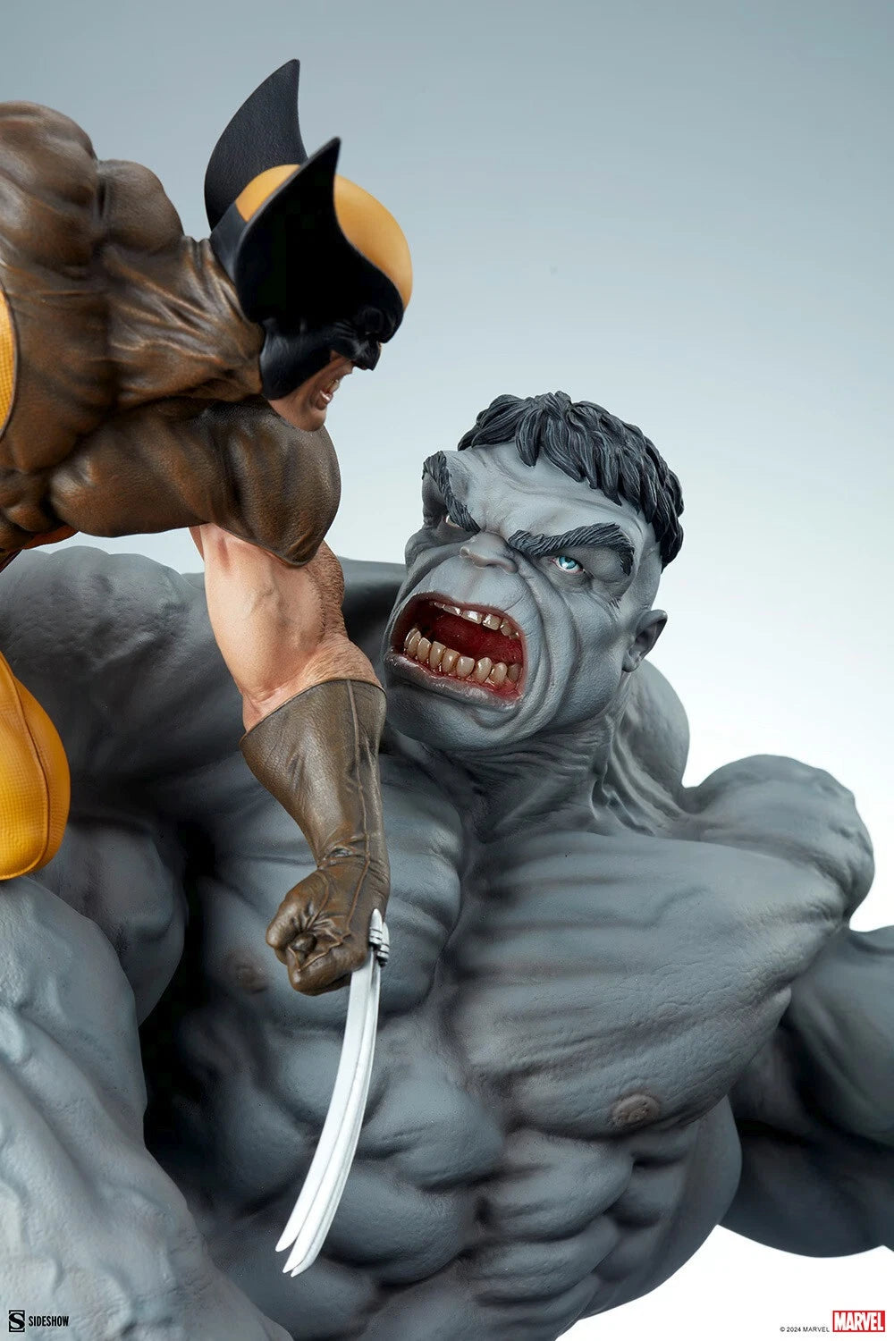Sideshow Collectibles Marvel Grey Hulk vs. Wolverine Maquette Statue
