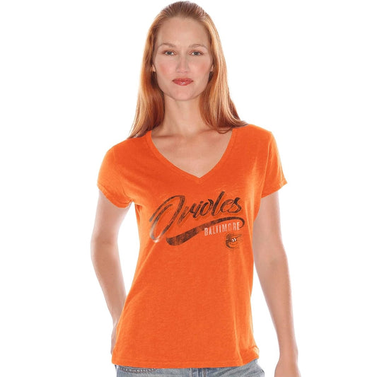 Camiseta de mujer con cuello en V y diseño desgastado de los New York Yankees Ballpark