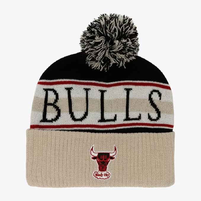 Chicago Bulls Mitchell & Ness Hardwood Classics Cuffed Knit Pom Hat